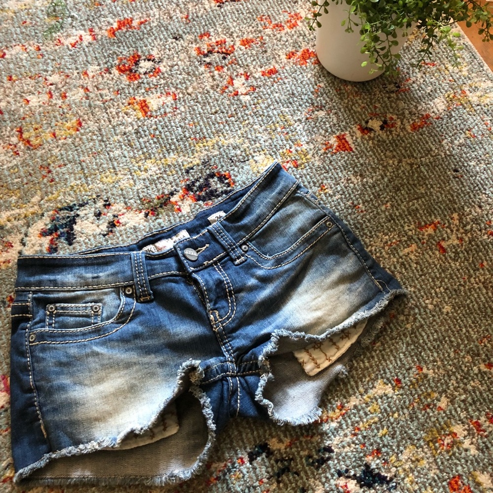 Buckle BKE Stella fit denim shorts